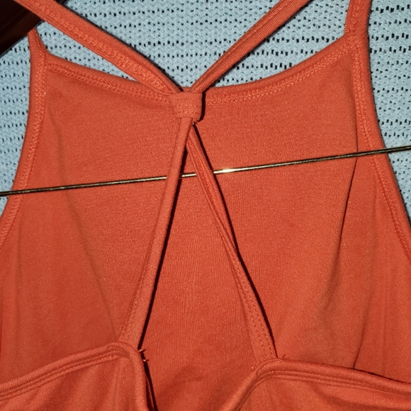 Athleta Crop Workout Top with Built-in Shelf Bra - Picture 3 of 6
